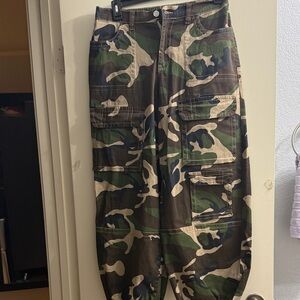 X large Maden Girl Green Camouflage Cargo Pants NEW